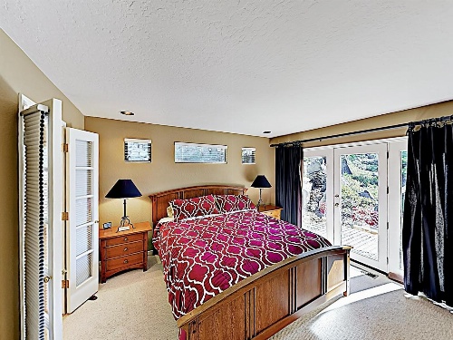 New Listing! Heavenly Retreat W/ Private Hot Tub Home